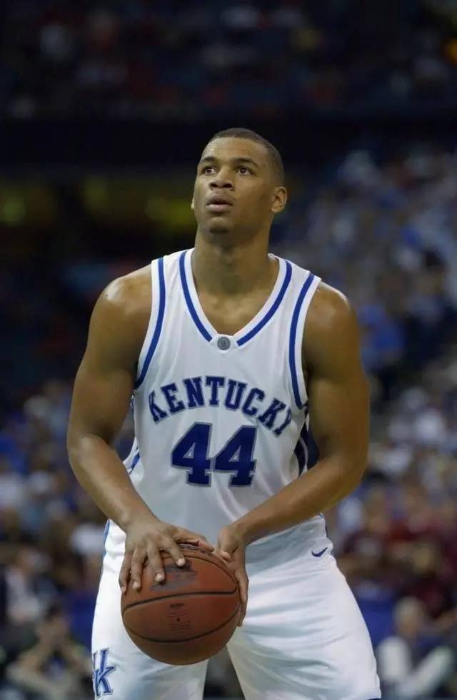 他经常会被 他经常会被