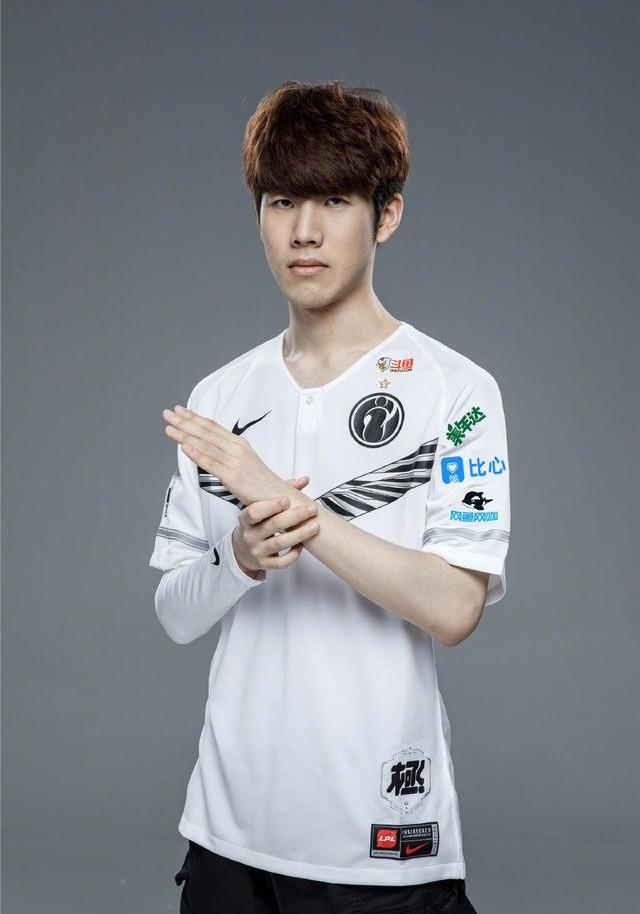 表现自然吸 表现自然吸